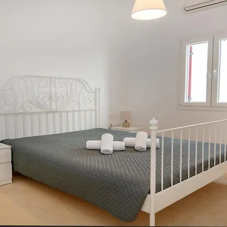 Blue View House 2 - Ysternia Bay - 2br Seafront بيت للعطل *