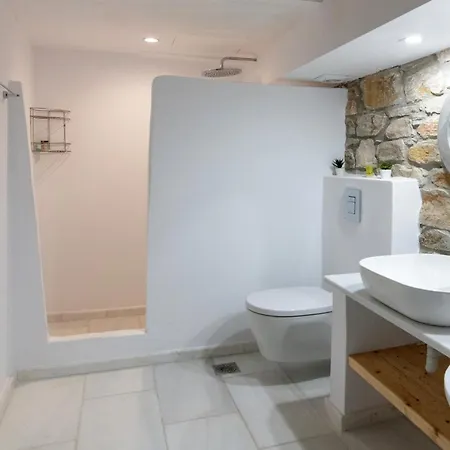 Blue View House 2 - Ysternia Bay - 2br Seafront Holiday home