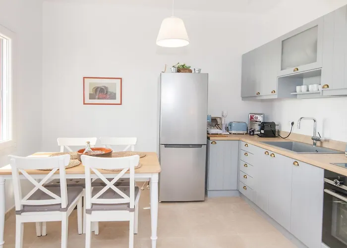 Blue View House 2 - Ysternia Bay - 2br Seafront Holiday home *