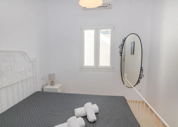 Blue View House 2 - Ysternia Bay - 2br Seafront Holiday home